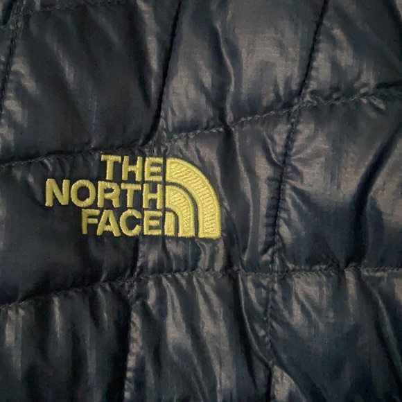 The North Face Jacket - Picture 3 of 4